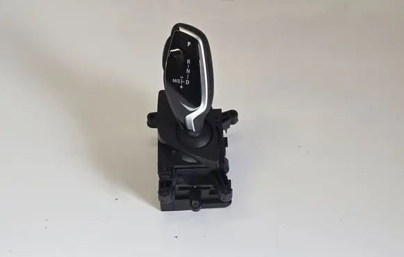 BMW 5 G30 G31 G38 Gear selector 945875103