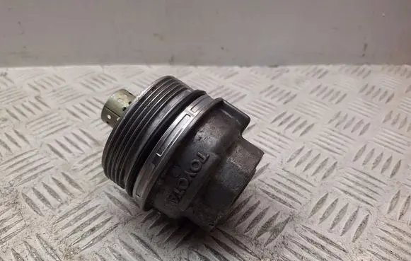 Toyota Avensis T250 Oil filter cover 156200R010