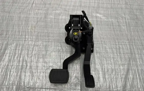 Fiat Panda III Brake pedal 9846496880
