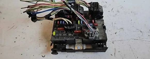 Peugeot Partner Fuse module 9666700380 12706328