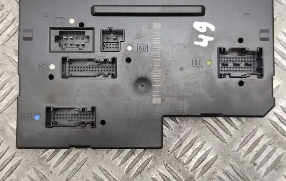 Mercedes-Benz C W204 Central body control module A2049000902 A2045458732