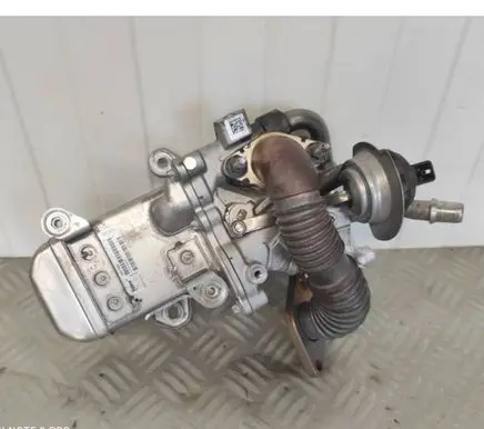 Opel Movano B EGR valve cooler 147353457R