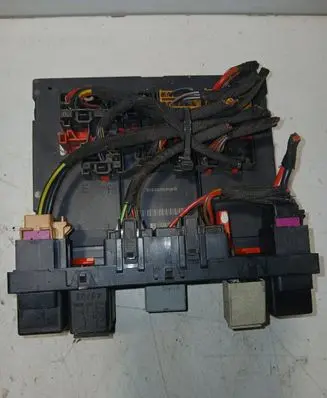 Volkswagen Touran I Comfort/convenience module 28027754 300937049