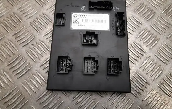 Audi A8 S8 D4 4H Comfort/convenience module 4H0907063DB