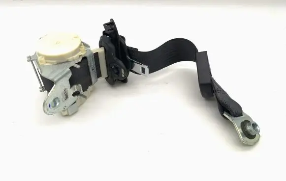 Jeep Cherokee Rear seatbelt P1UU52DX9AC 33005876D