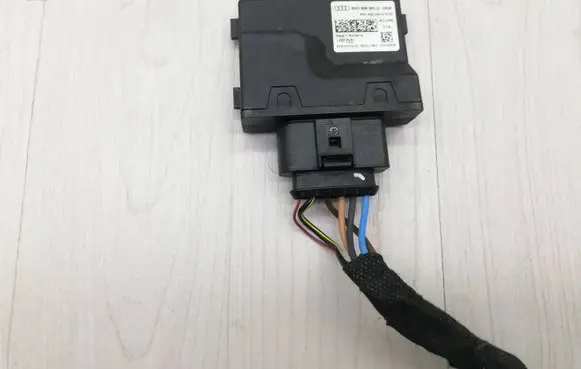 Audi A4 S4 B9 Fuel injection pump control unit/module 8w0906093g