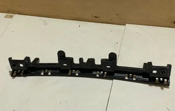 Ford Mustang VI Front bumper mounting bracket FR3B17B861AC