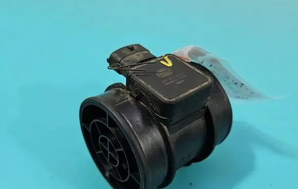 Opel Zafira A Mass air flow meter 8ET00914203 IMPRK1549467