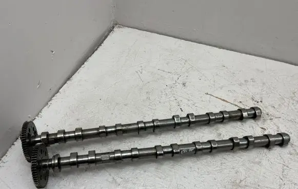 BMW 5 E60 E61 Camshaft 7791579 420240058