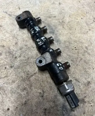 Fuel main line pipe