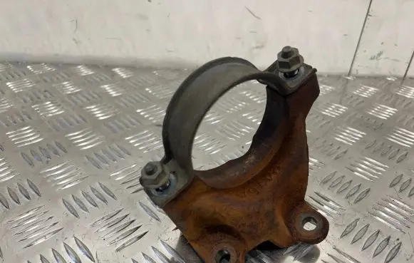 Volvo S60 Driveshaft support bearing bracket 31256827