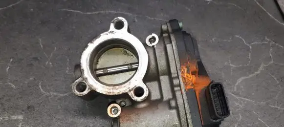Dacia Logan II Throttle body valve 