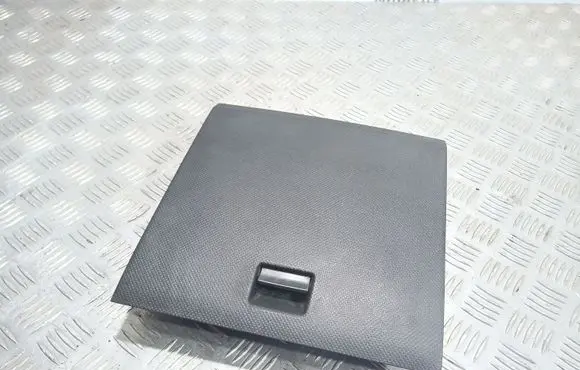 Mazda 2 Glove box central console D37464501