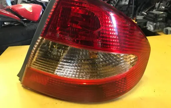 Toyota Prius (XW10) Rear/tail lights