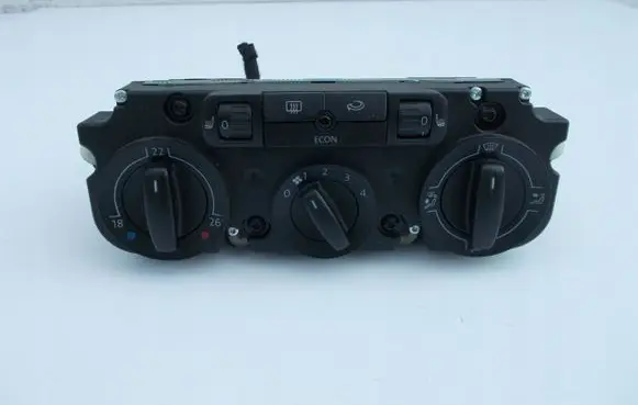 Volkswagen Golf V Climate control unit