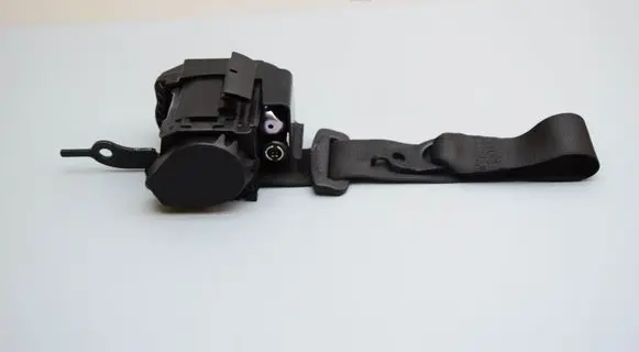 Rear seatbelt