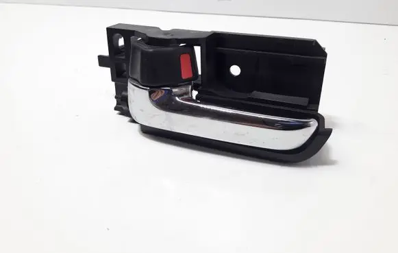 Suzuki SX4 Rear door interior handle