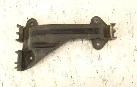 Audi A6 S6 C5 4B Front bumper mounting bracket 4A0807284A