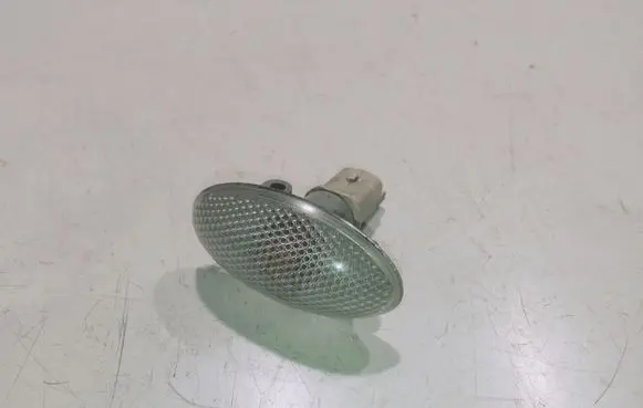 Citroen Xsara Picasso Front fender indicator light