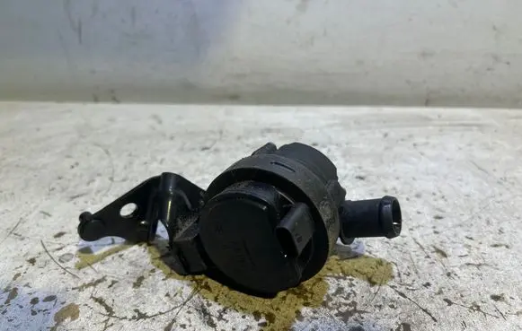 Volkswagen PASSAT B8 Electric auxiliary coolant/water pump 0392023247 5Q0965567H