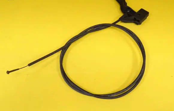 Engine bonnet/hood lock release cable