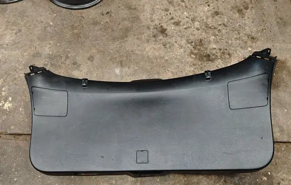 Tailgate trim