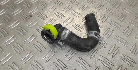 Toyota RAV 4 (XA40) Engine coolant pipe/hose