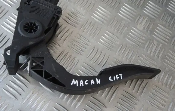 Porsche Macan (95B) Accelerator throttle pedal 8K1723523A