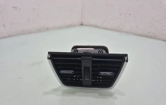 Skoda Octavia Mk3 (5E) Rear air vent grill 5E0819203A