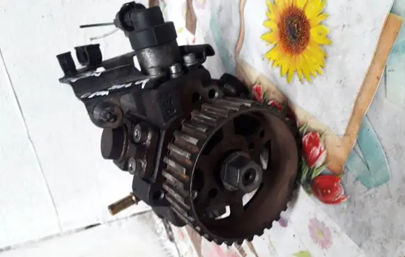 Citroen C4 I Fuel injection high pressure pump 0445010102 96837033780A