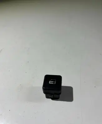 BMW 5 E39 Central locking switch button 8360828