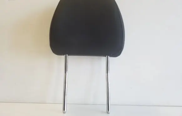 Audi Q3 8U Front seat headrest 