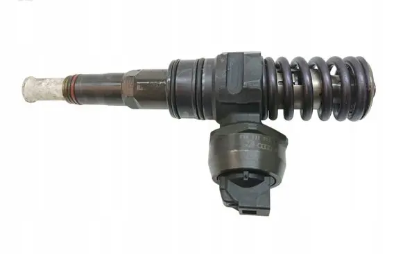 Volkswagen PASSAT B5.5 Fuel injector 038130073AJ