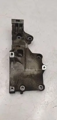 Volkswagen PASSAT B6 Generator/alternator bracket 03G903143A