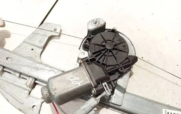 Toyota Aygo AB10 Front door window regulator motor 400842b