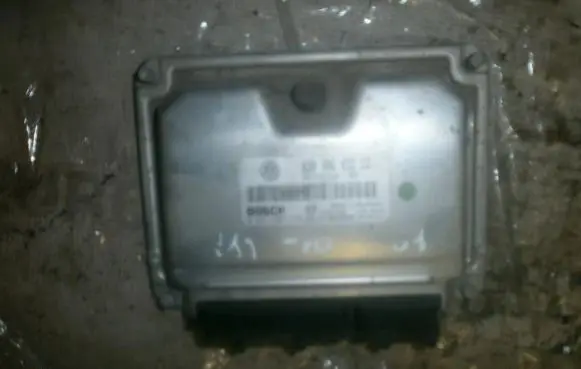 Volkswagen Polo III 6N 6N2 6NF Engine control unit/module 030906032cg 0261207178