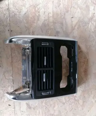 Land Rover Range Rover Sport L494 Rear air vent grill JK6267448A GJ32014A22AA JK6267448
