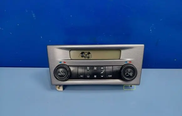 Renault Laguna II Climate control unit 8200181132 52485201