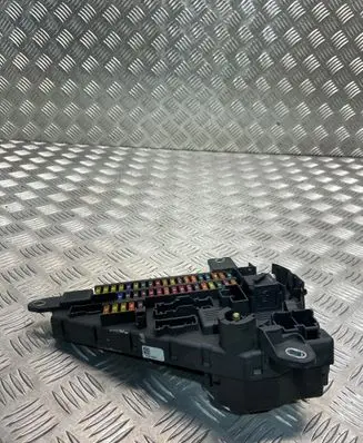 BMW 5 E60 E61 Fuse module 9138830