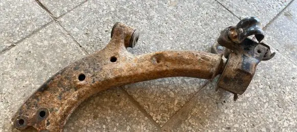 Honda CR-V Front lower control arm/wishbone