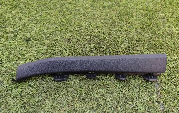 Dashboard glove box trim