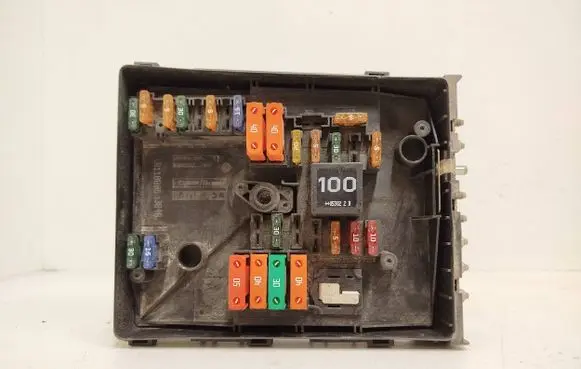 Volkswagen Touran I Fuse module 0536486359E