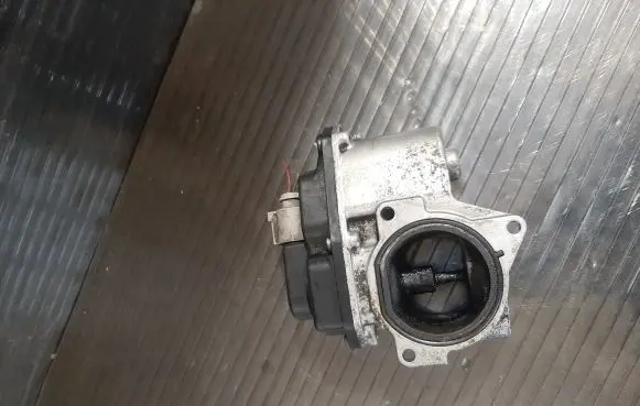 Audi A4 S4 B8 8K EGR valve 03L131501E