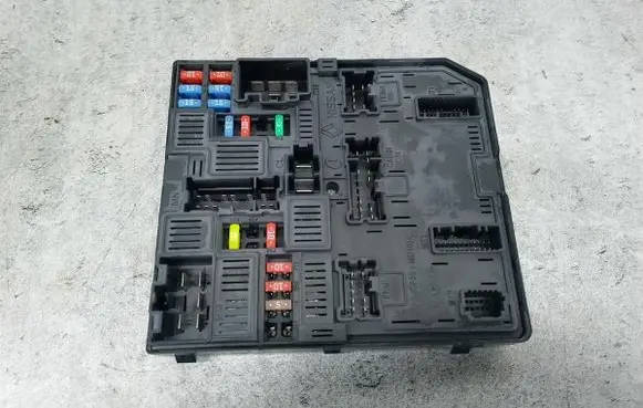 Nissan Qashqai Fuse box set 284B74BA0A