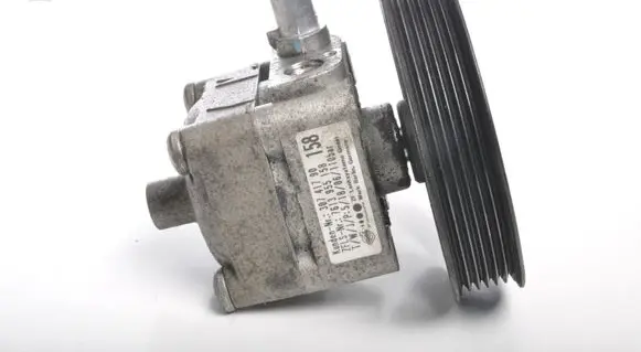 Volvo S60 Power steering pump 30741790