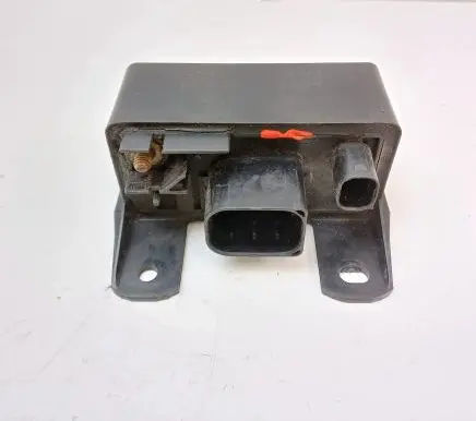 Mercedes-Benz E W211 Glow plug pre-heat relay