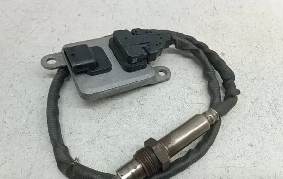 Mercedes-Benz C W205 Lambda probe sensor A0009051512 0009051512