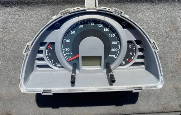 Volkswagen Fox Speedometer (instrument cluster) 5Z0920820QX 5Z0920820QX001 5Z0920820