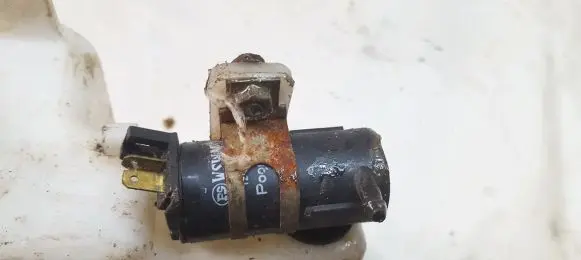 KIA Carnival Windscreen/windshield washer pump