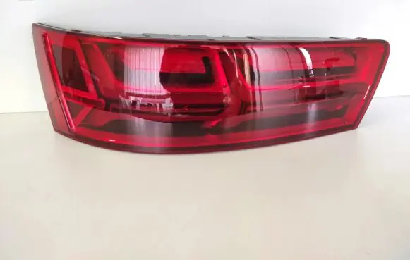 Audi Q7 4M Rear/tail lights 4M0945093